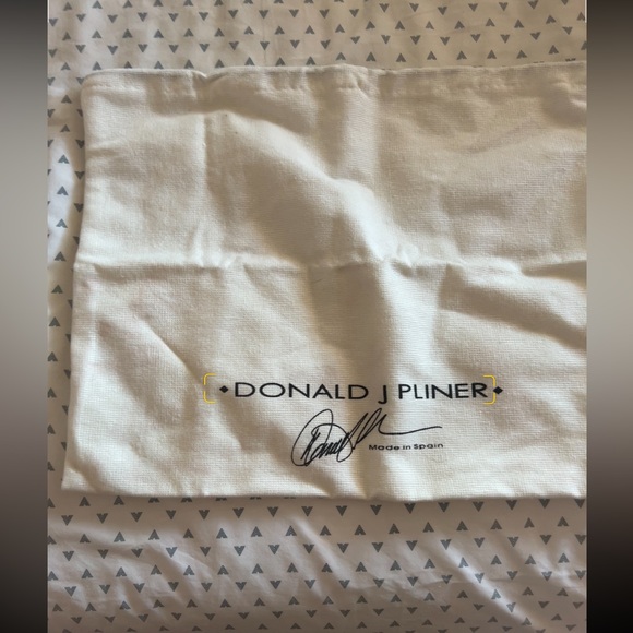 DONALD J PLINER HIGH LEG BOOTS - Picture 10 of 13